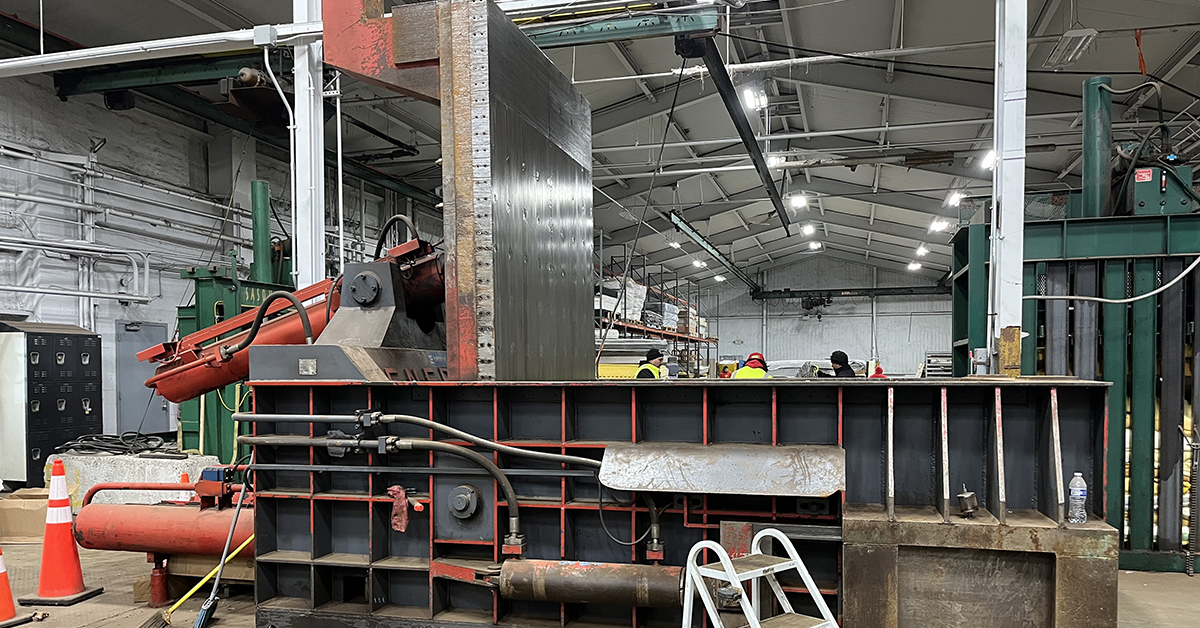 ENERPAT hydraulic scrap baler ENERPAT 油圧スクラップベーラー