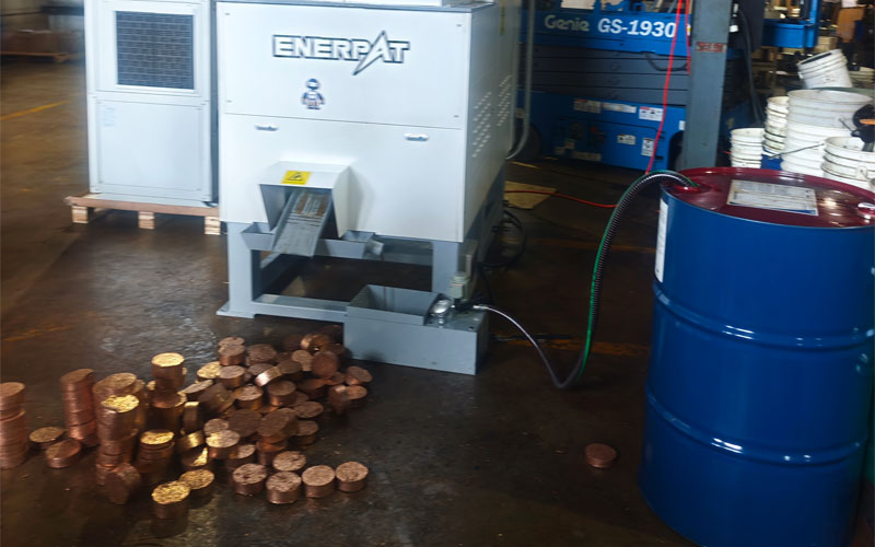 ENERPAT のソリューション: BM-1090 銅ブリケットマシン