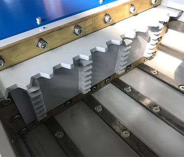 マテリアルプッシャー構造