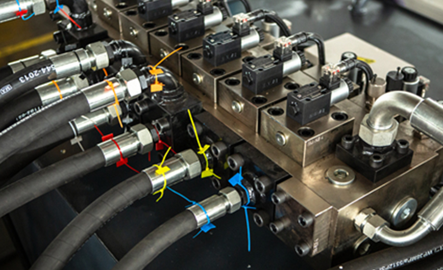 強力な油圧システム