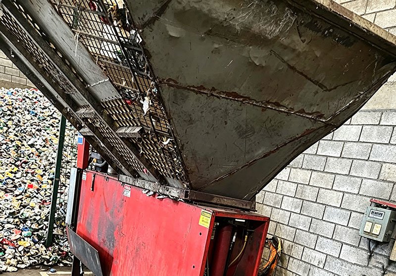 アルミ缶梱包および自動車スクラップ金属梱包