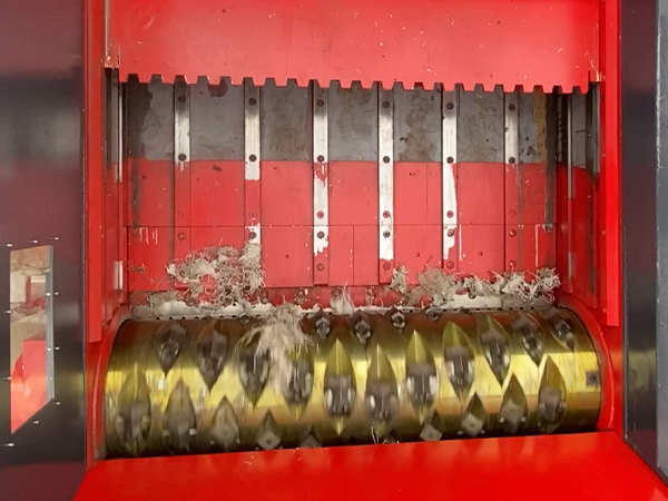 素材を押し出すマテリアルプッシャー構造