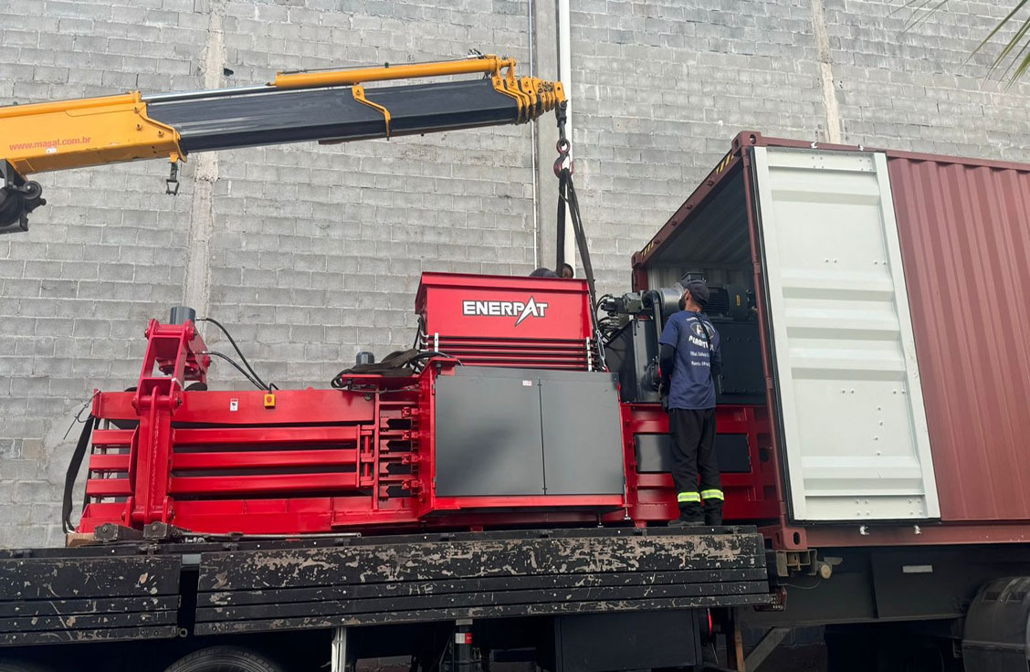 自動タイ水平ベーラー 1