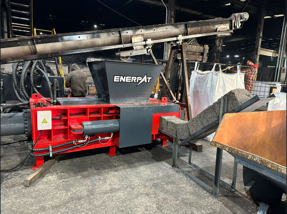 ホッパー式自動金属ベーラー