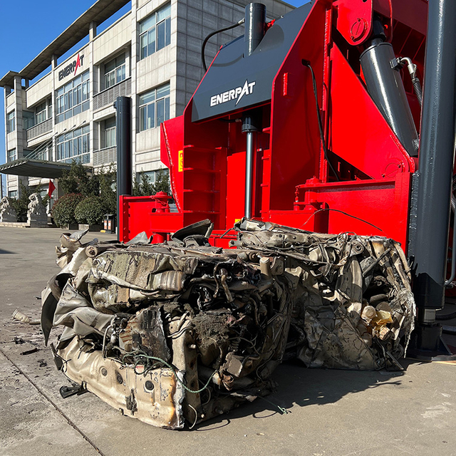 油圧カーベーラー