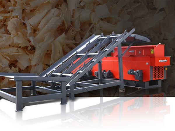 ENERPAT の EWS-37 木材チップ製造機: モロッコの馬の牧場にとって大きな変革をもたらす