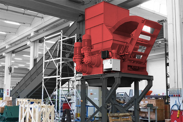 材質:リチウム電池