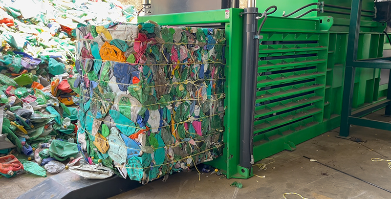 密閉ドアプラスチックベーラー