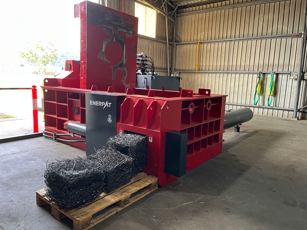 自動スクラップ結束機