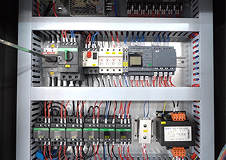 高度な PLC 制御 (Siemens/Schneider)