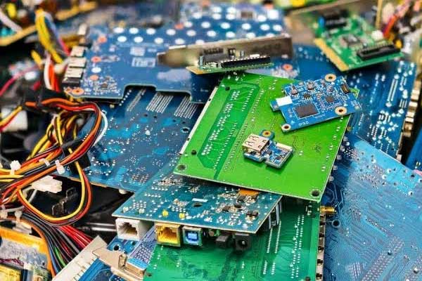 電子機器廃棄物のリサイクル